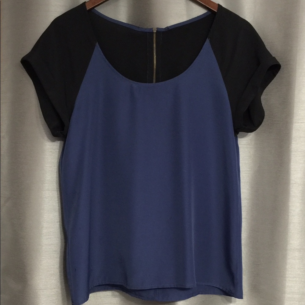 Color Block Zipper Back Shirt